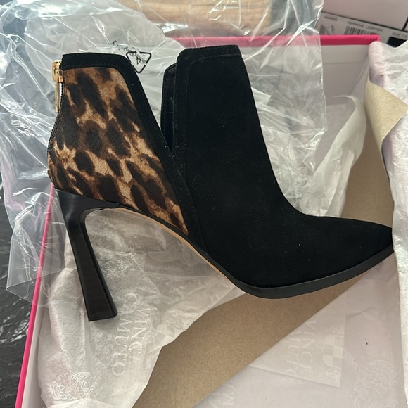 NIB Vince Camuto booties. 7.5 - Picture 3 of 5